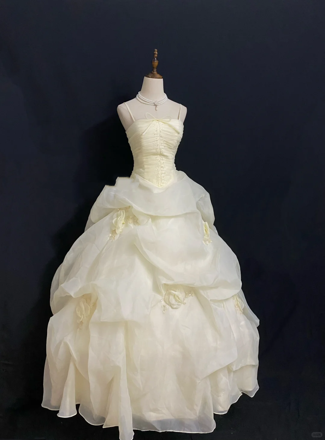 Pale Yellow Spaghetti Strap Romantic Wedding Dress, Cinched Waist, Voluminous Princess Skirt gh8296