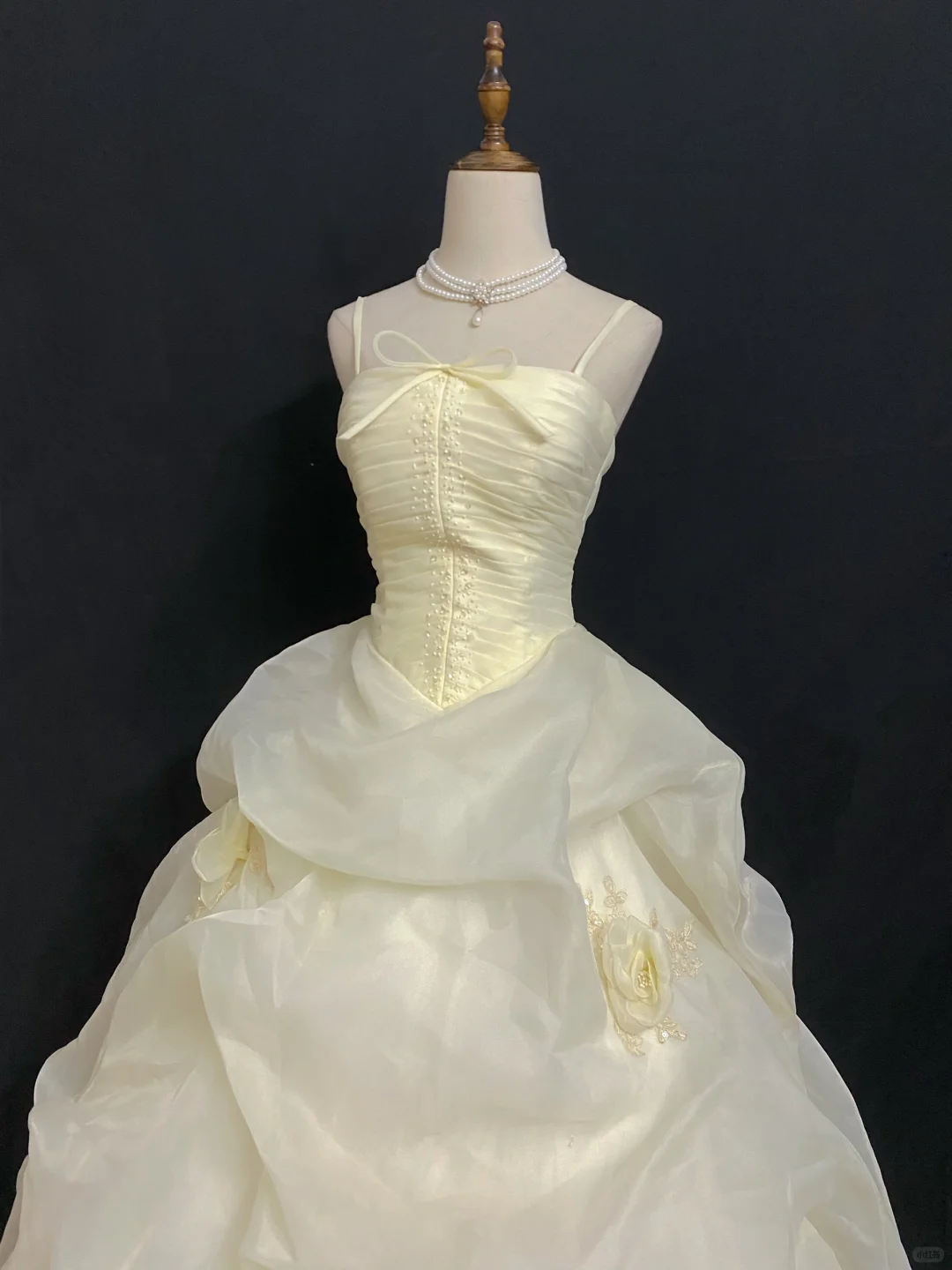 Pale Yellow Spaghetti Strap Romantic Wedding Dress, Cinched Waist, Voluminous Princess Skirt gh8296