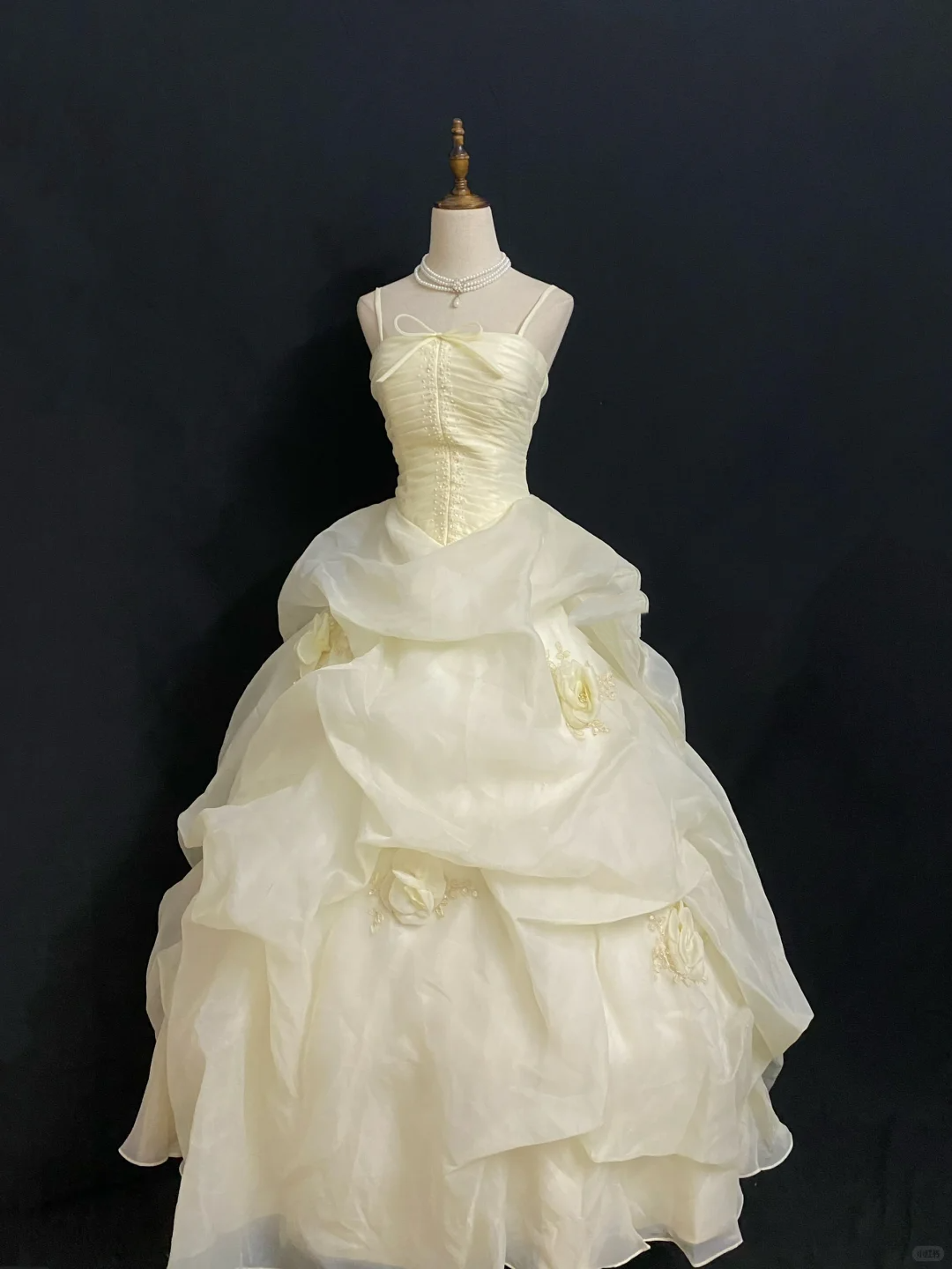 Pale Yellow Spaghetti Strap Romantic Wedding Dress, Cinched Waist, Voluminous Princess Skirt gh8296