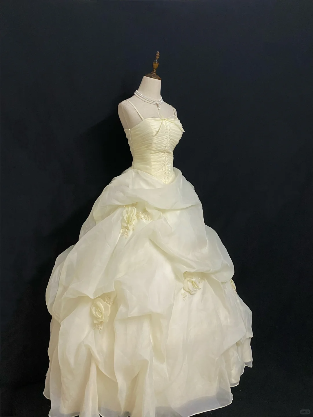 Pale Yellow Spaghetti Strap Romantic Wedding Dress, Cinched Waist, Voluminous Princess Skirt gh8296