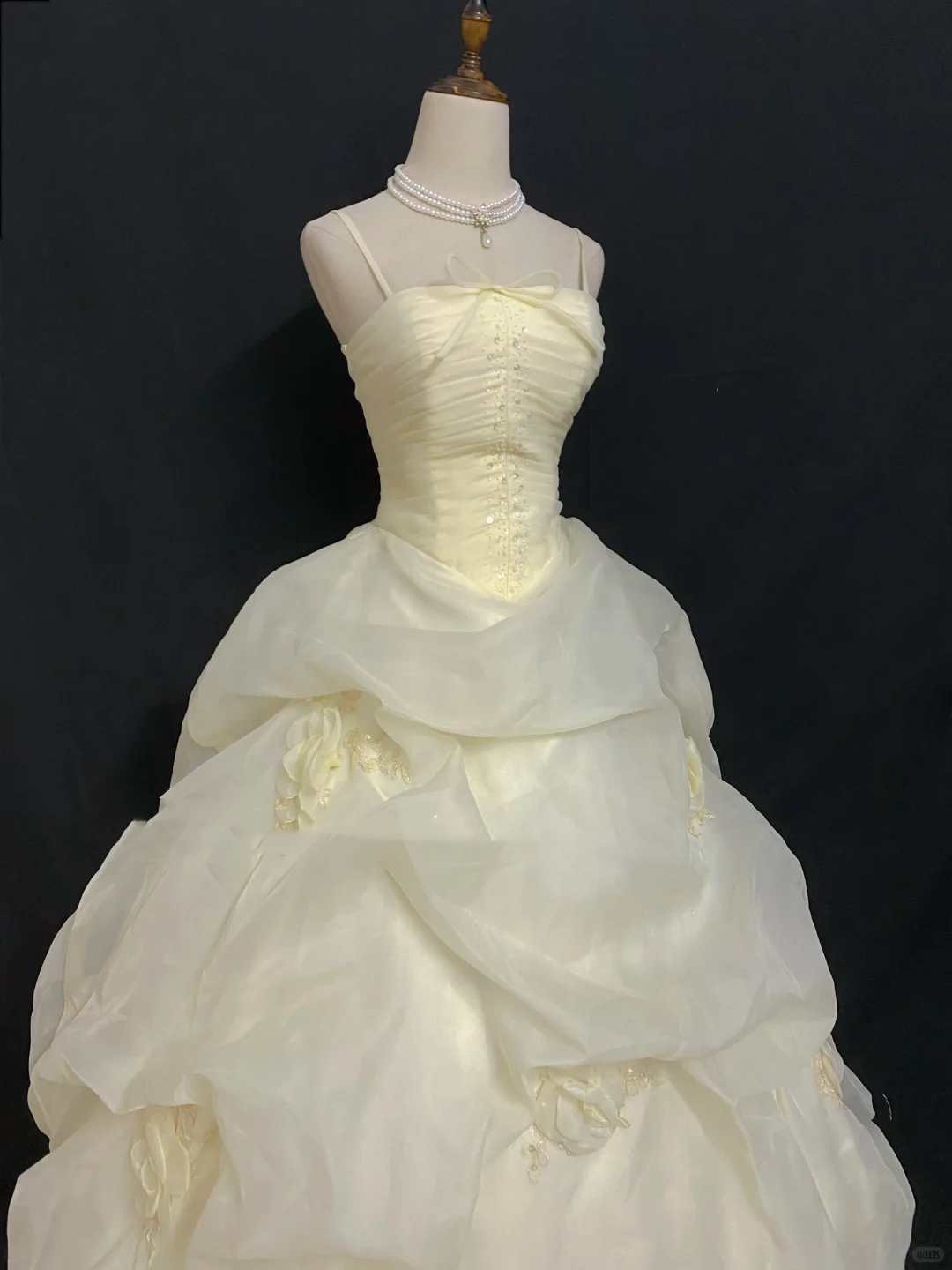 Pale Yellow Spaghetti Strap Romantic Wedding Dress, Cinched Waist, Voluminous Princess Skirt gh8296