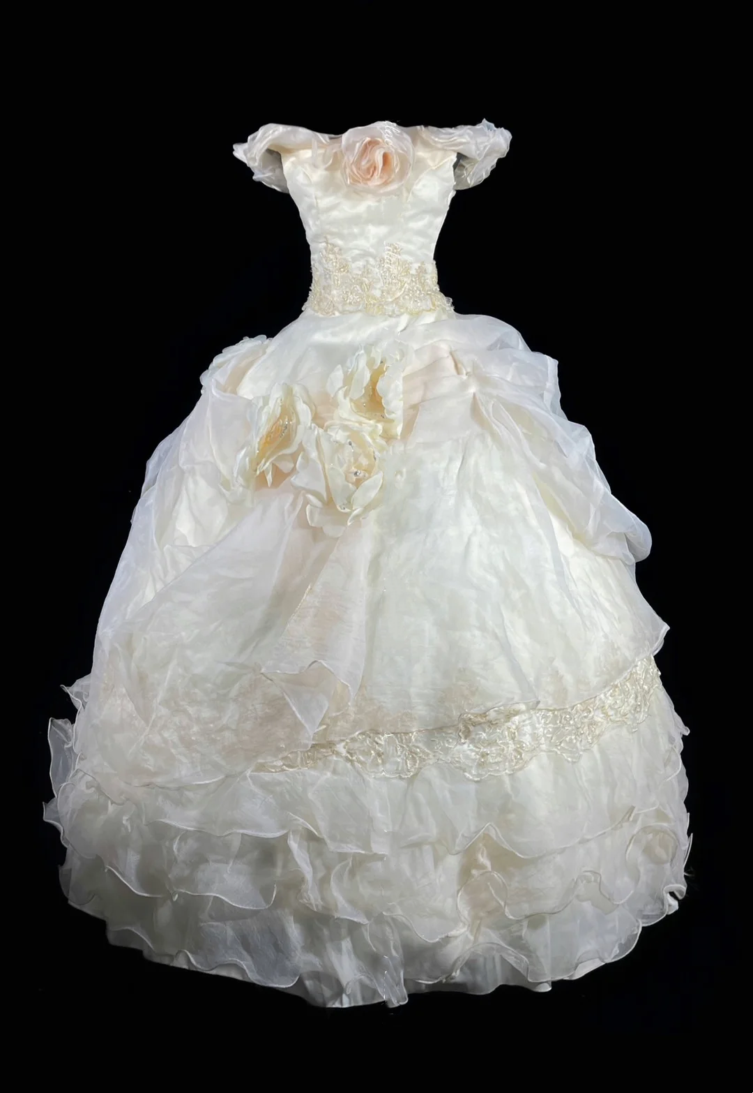 Pale Apricot Off-the-Shoulder Waist-Cinched Voluminous Skirt Gown, suitable for prom, graduation and birthday parties gh7161