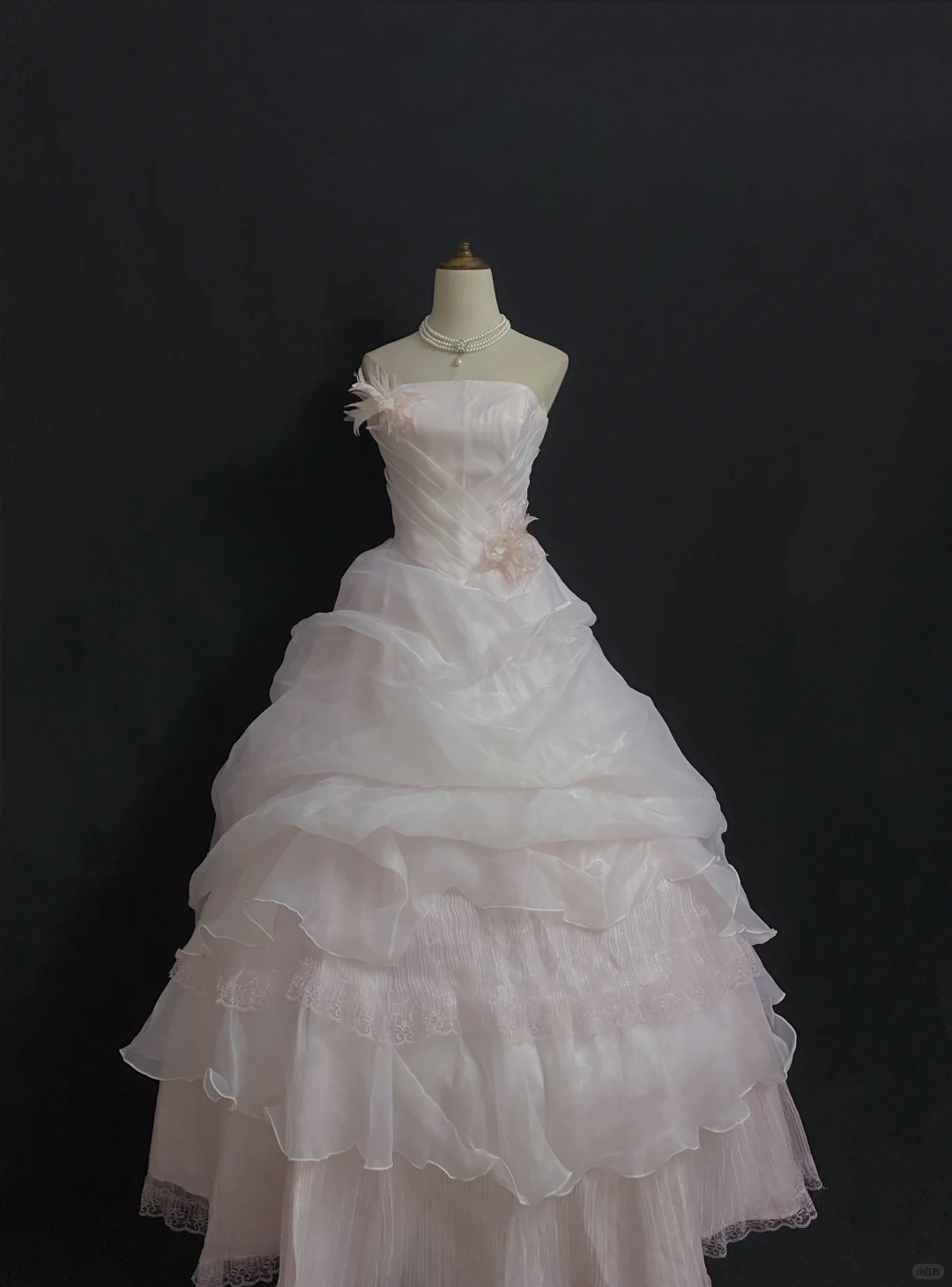 Blush Pink Strapless Elegant Romantic Wedding Dress, Cinched Waist, Voluminous Tiered Cake Skirt gh8348