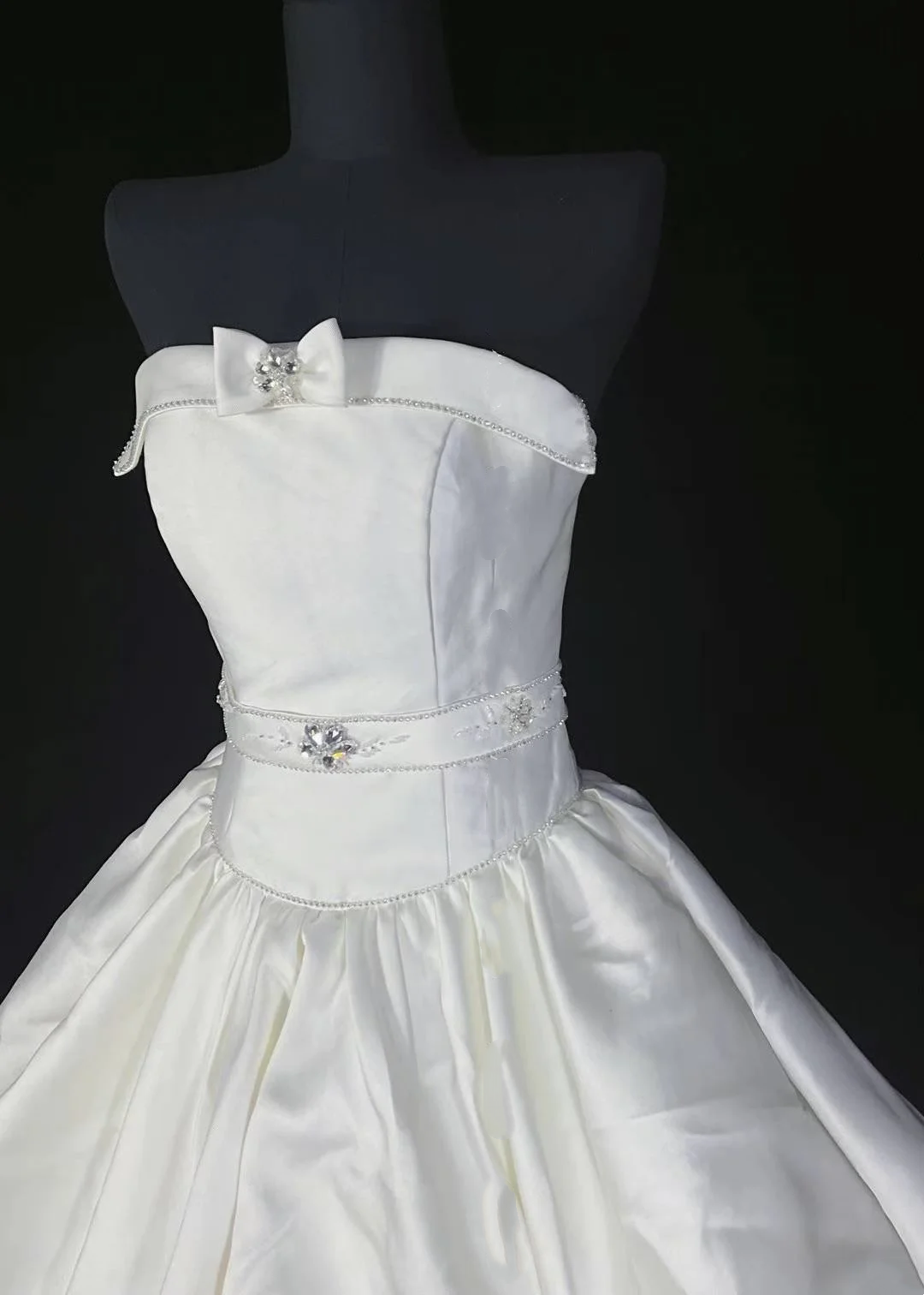 White Strapless Waist-Cinched Voluminous Skirt Gown | For Birthday & Graduation Parties gh7163