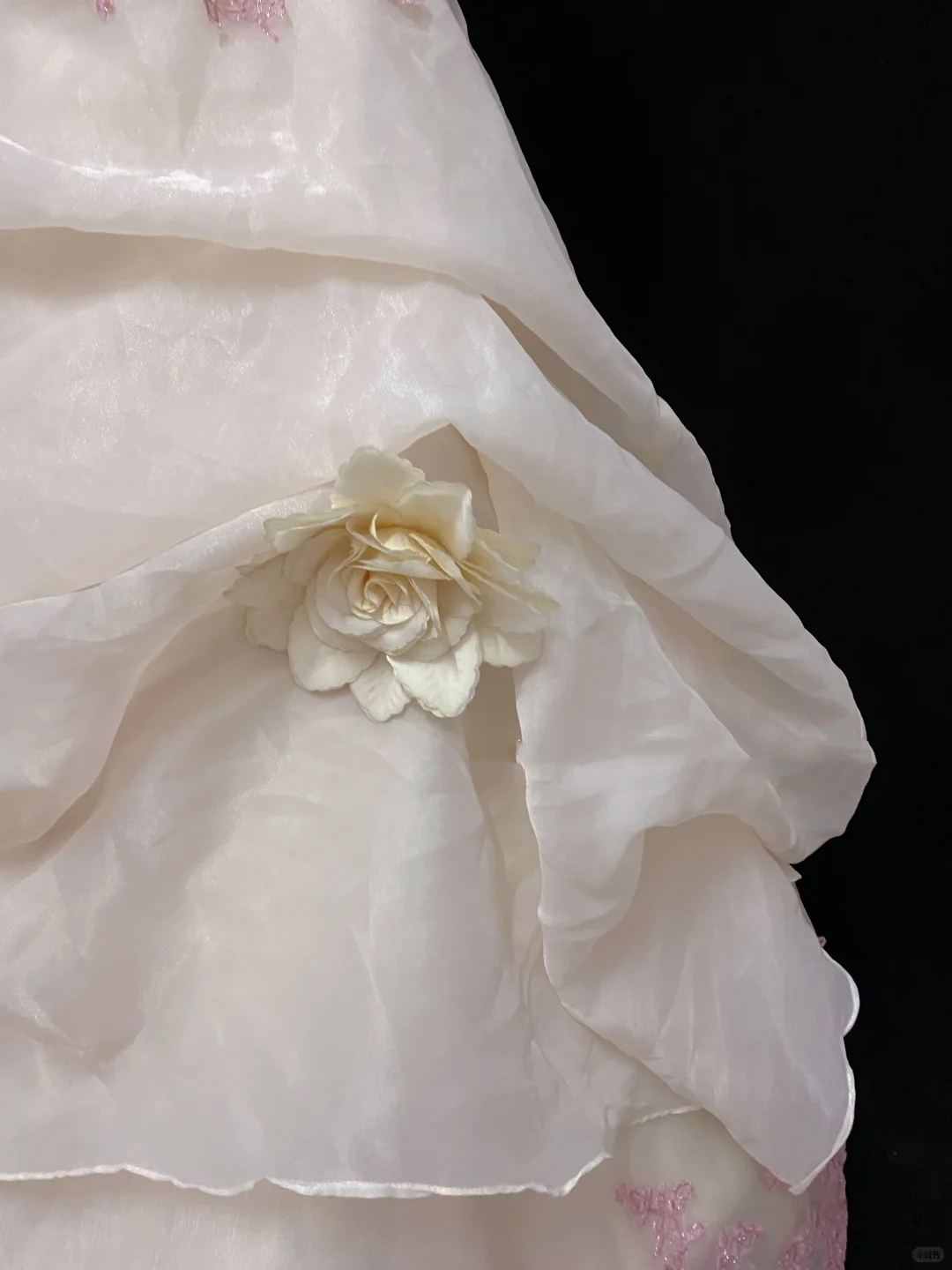 Off-white Strapless Romantic Gown, Cinched Waist, Voluminous Skirt Decorated with Light Pink Lace Trim, Wedding Dress & Bridal Gown gh8168