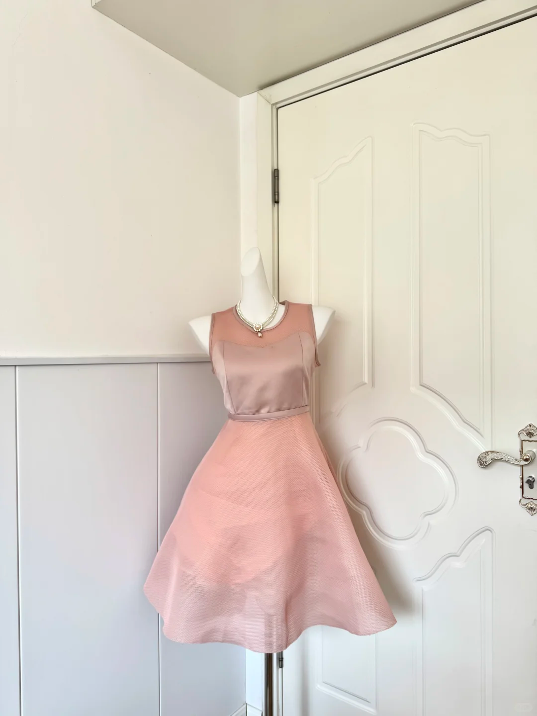 Women Dusty Pink Homecoming Dress, Sleeveless Round Neck With Mesh Yoke Satin Bodice High Waist Flared Mesh A‑Line Mini Party Dress gh9193