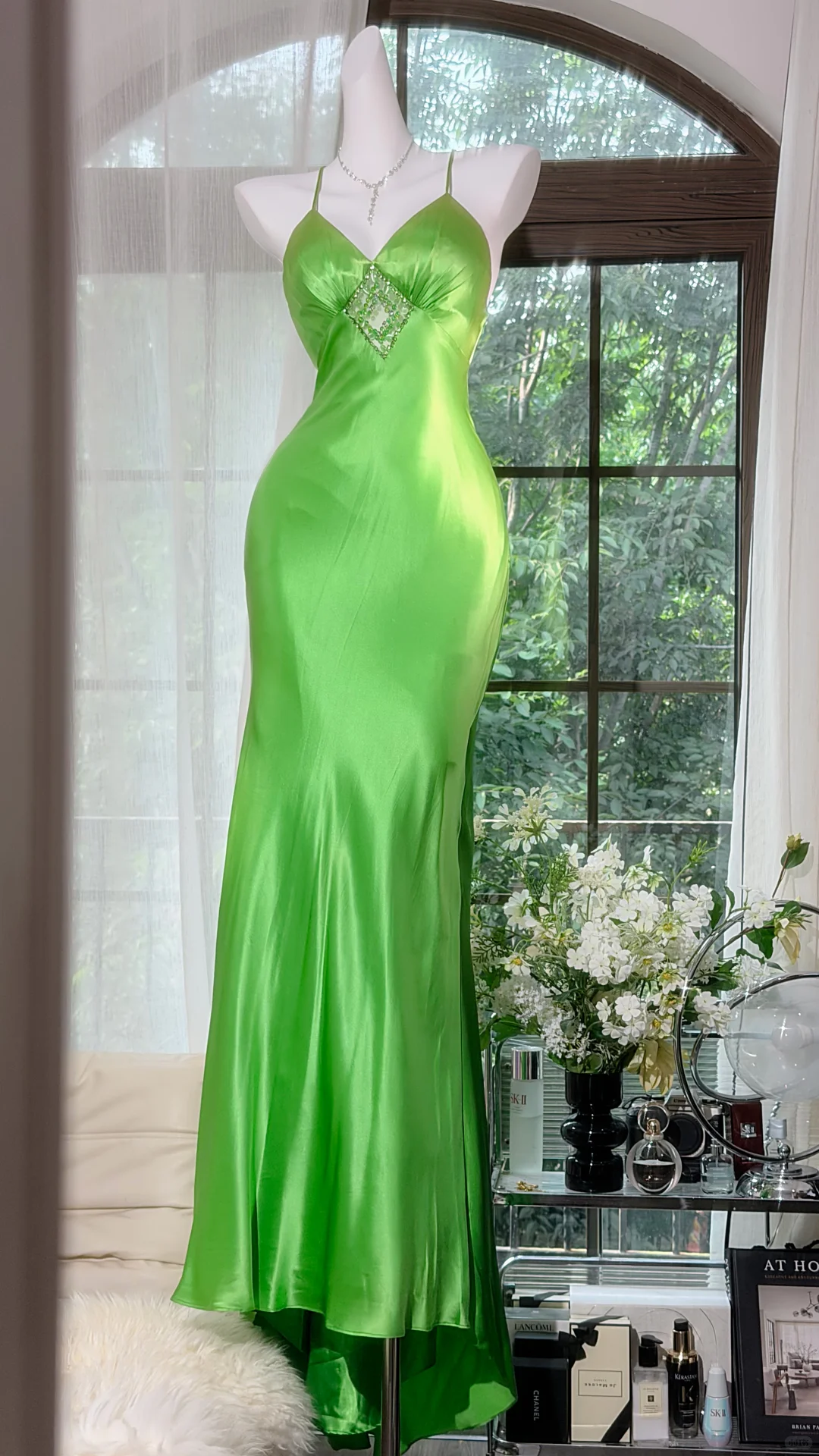 Bright Green Satin Spaghetti Strap V-Neck Mermaid Evening Dress, Rhinestone Detail Formal Prom Gown gh9506
