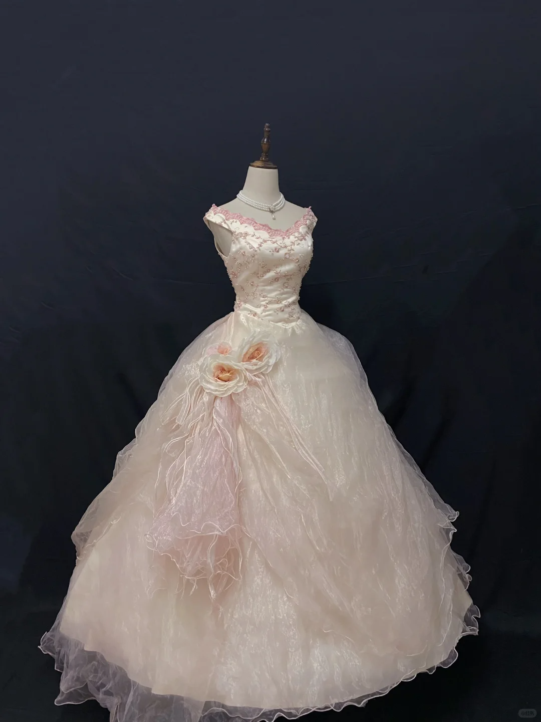 Light Pink Vintage Embroidered Romantic Gown, Fitted Waist, Voluminous Princess Skirt, Wedding Dress & Bridal Gown gh8255