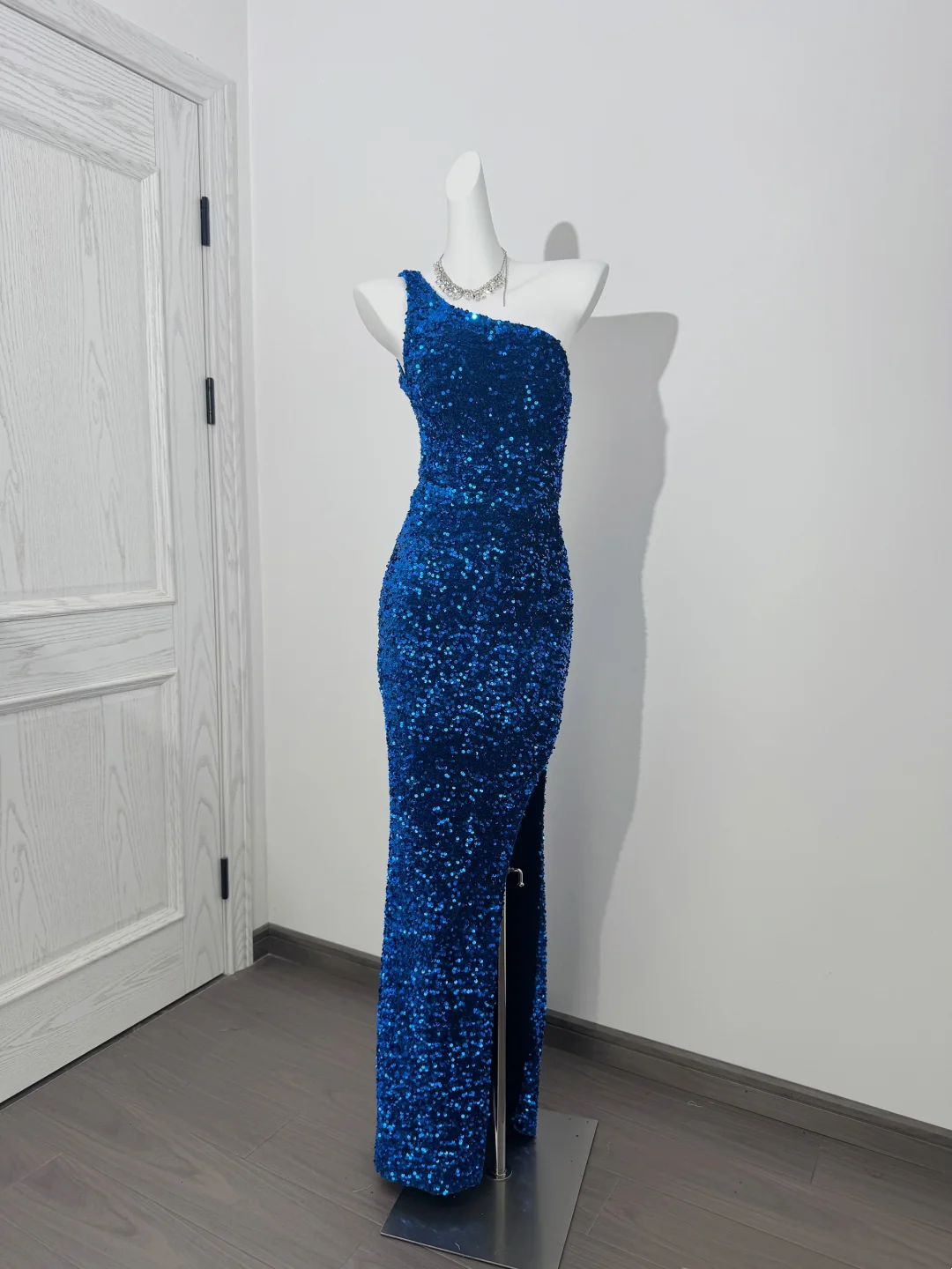 Rose Red Sequin One-Shoulder Fitted Waist Slim Bodycon Prom & Evening Dress gh7226