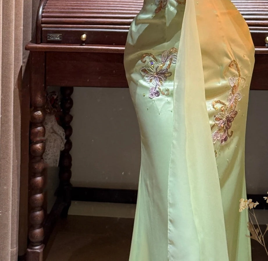 Grünes Blumenperlen-Exquisites langes Satin-Ballkleid, Abendkleid, Partykleid, Abschlusskleid, gh4254