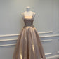 Robe de soirée élégante en satin irisé à fines bretelles, style raffiné et luxueux - Idéale pour un rendez-vous ou une fête (gh6559)