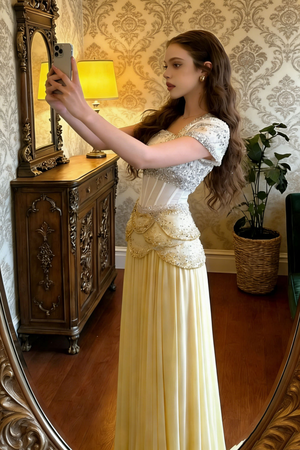 Robe de soirée style opéra, ornée de cristaux blancs et jaunes - Robe longue en satin à corset, volants et perles, style opéra gh6983