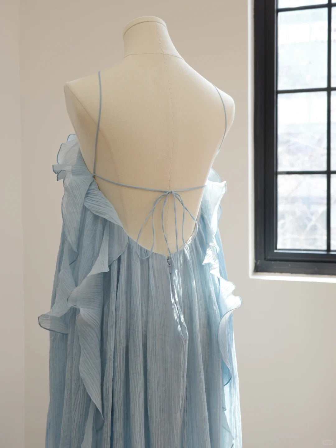 Girlhomeshops - Robe de soirée longue en mousseline de soie à fleurs bleues, dos nu, robe d'invité de mariage gh5063