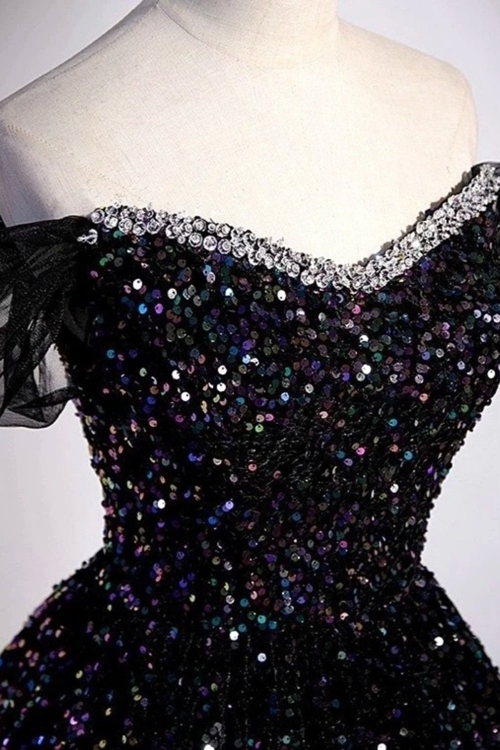 Midnight Galaxy – schulterfreies, funkelndes Pailletten-Abendkleid gh7072