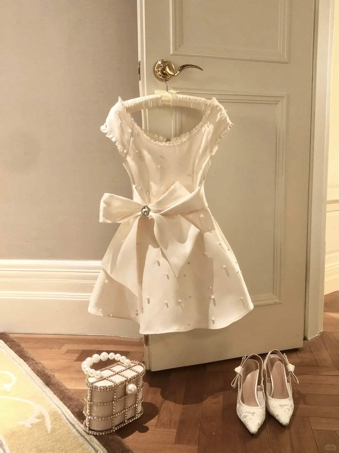 Girlhomeshops - Robe courte en satin blanc à perles pour la classe de huitième année, robe de bal, robe de fête d'anniversaire, gh5291