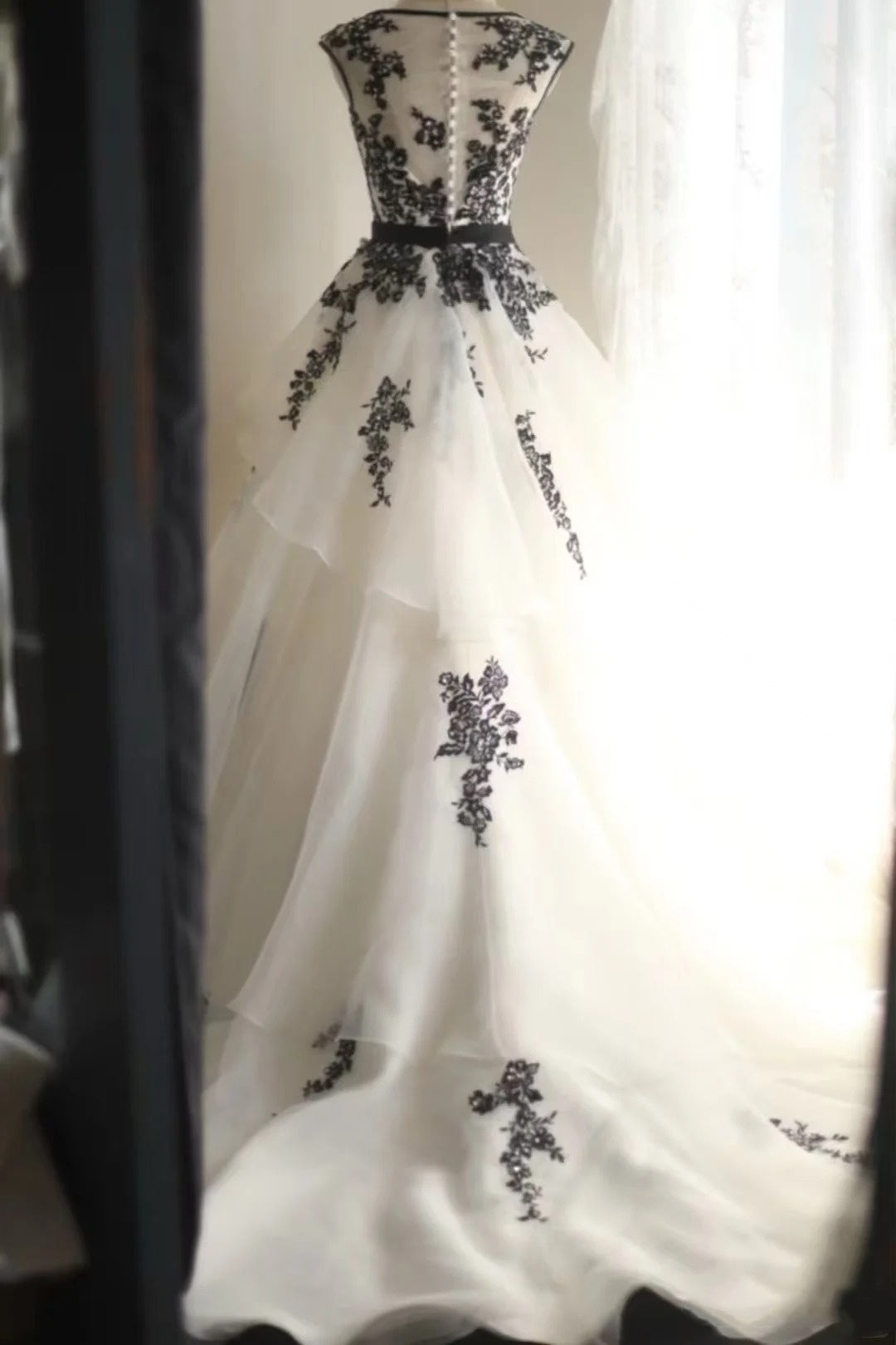 girlhomeshops-Weiß-Schwarz-Blumenmuster, exquisites schwarzes Schwanenprinzessinnenkleid aus Organza, langes Hochzeitskleid für Erwachsene, Zeremonie, Geburtstag, Bankett, Hochzeitskleid gh5833