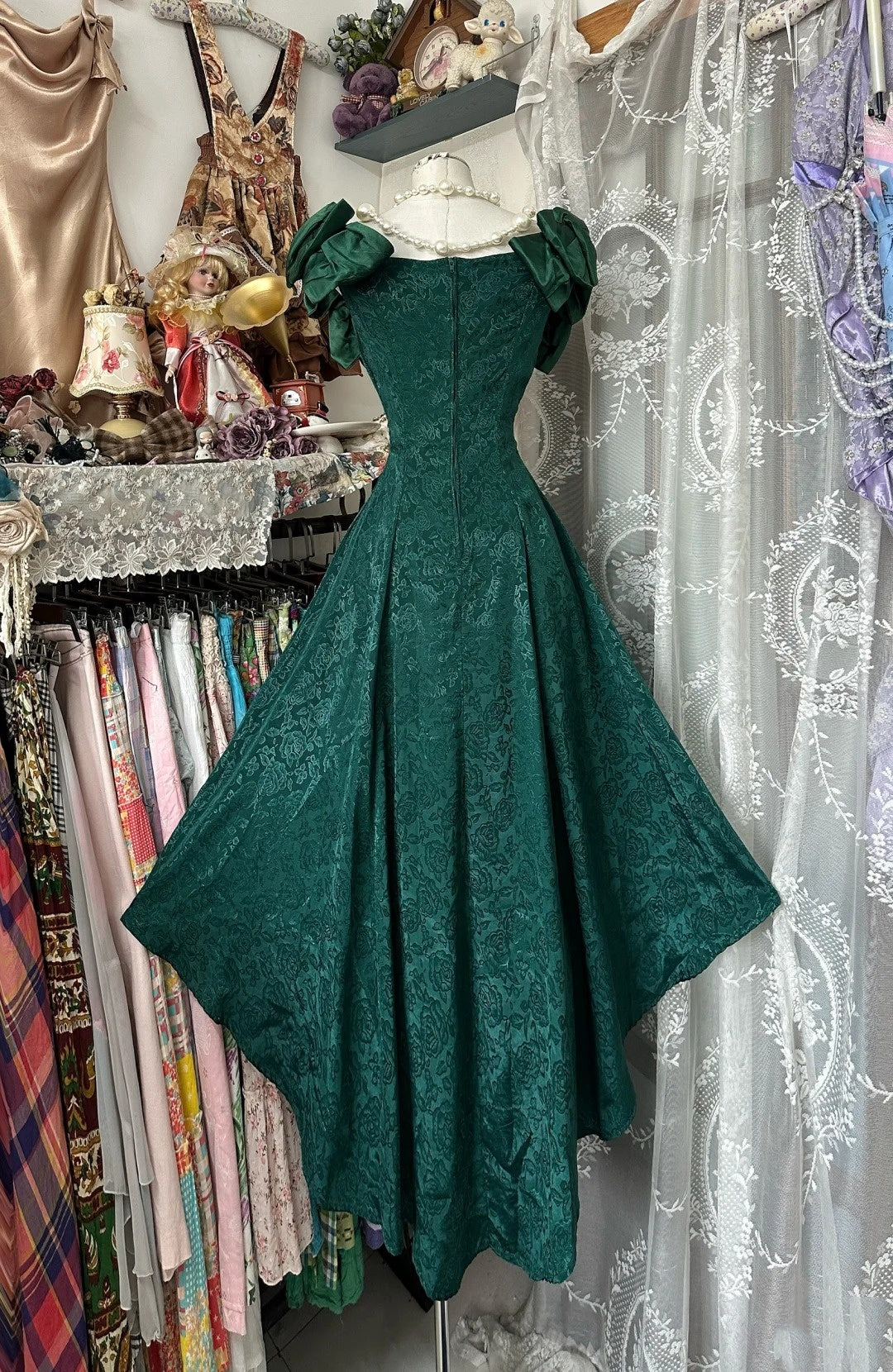 girlhomeshops-Dunkelgrünes, schulterfreies, bodenlanges Kleid mit Jacquard-Spitzenschleife, gh5895