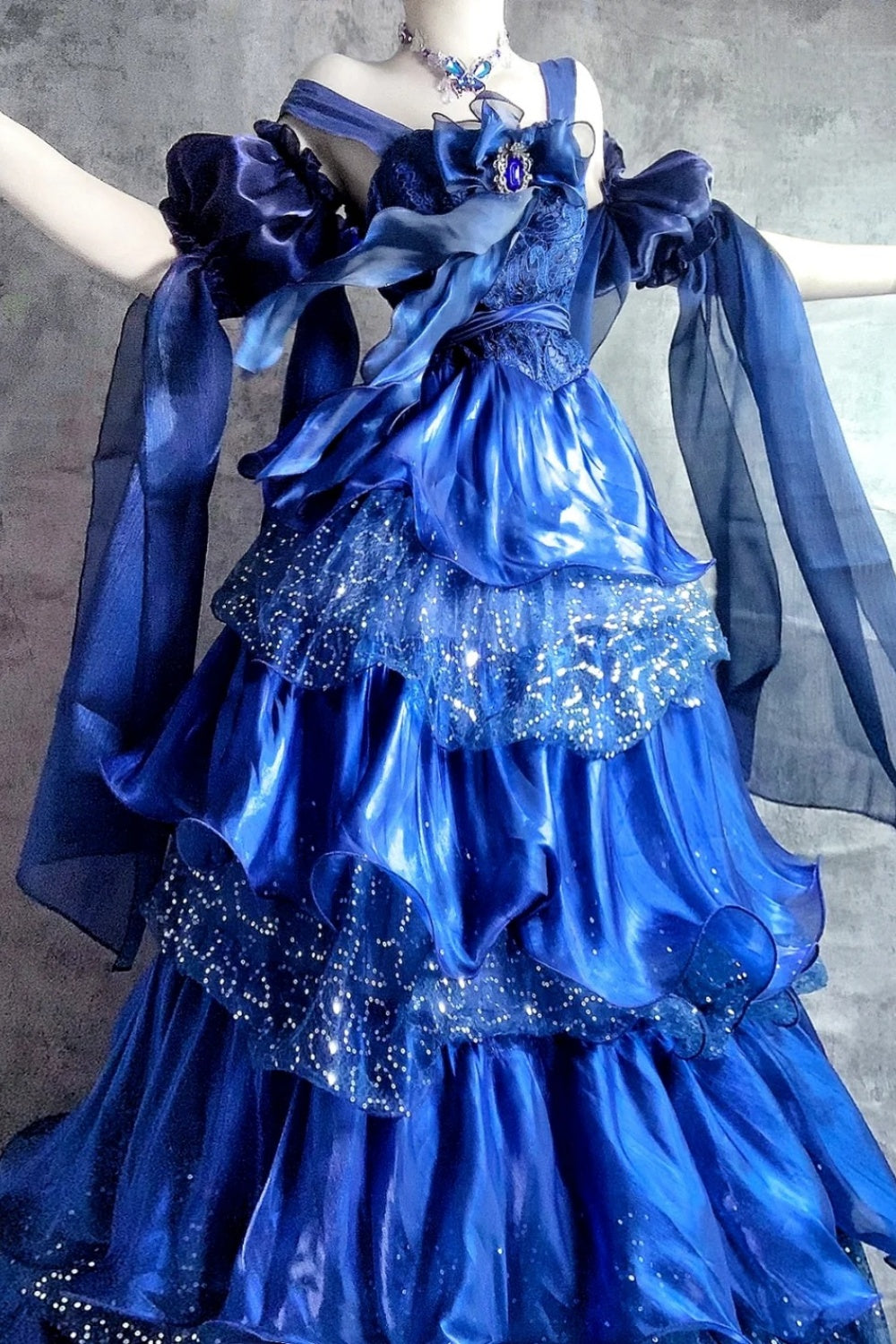 A gorgeous, shimmering blue long tulle ball gown gh6848