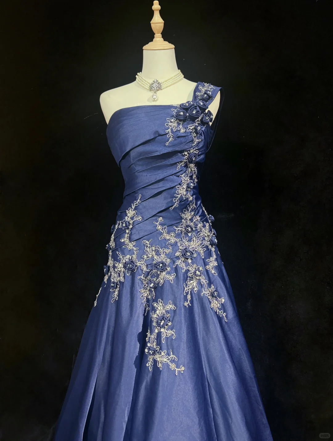One Shoulder Navy Blue Satin Prom Dress Ruched Bodice Lace Embroidery 3D Floral Beaded Formal Gown gh9553