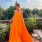 Orange Elegantes, fließendes A-Linien-Kleid mit schulterfreiem Satin, langes Ballkleid, Abendkleid für Hochzeitsgäste, Partykleid gh3093