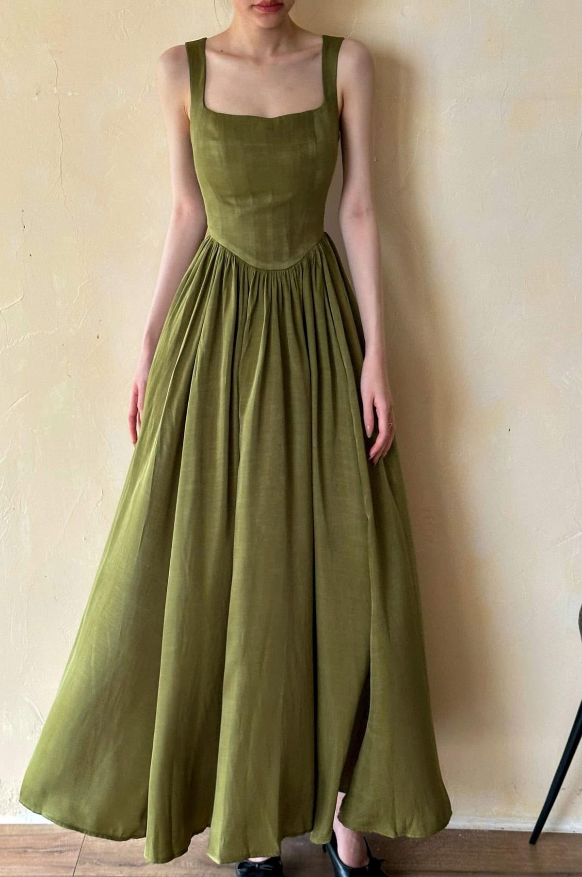 Girlhomeshops - Robe de demoiselle d'honneur longue et simple à bretelles spaghetti verte personnalisée gh5709