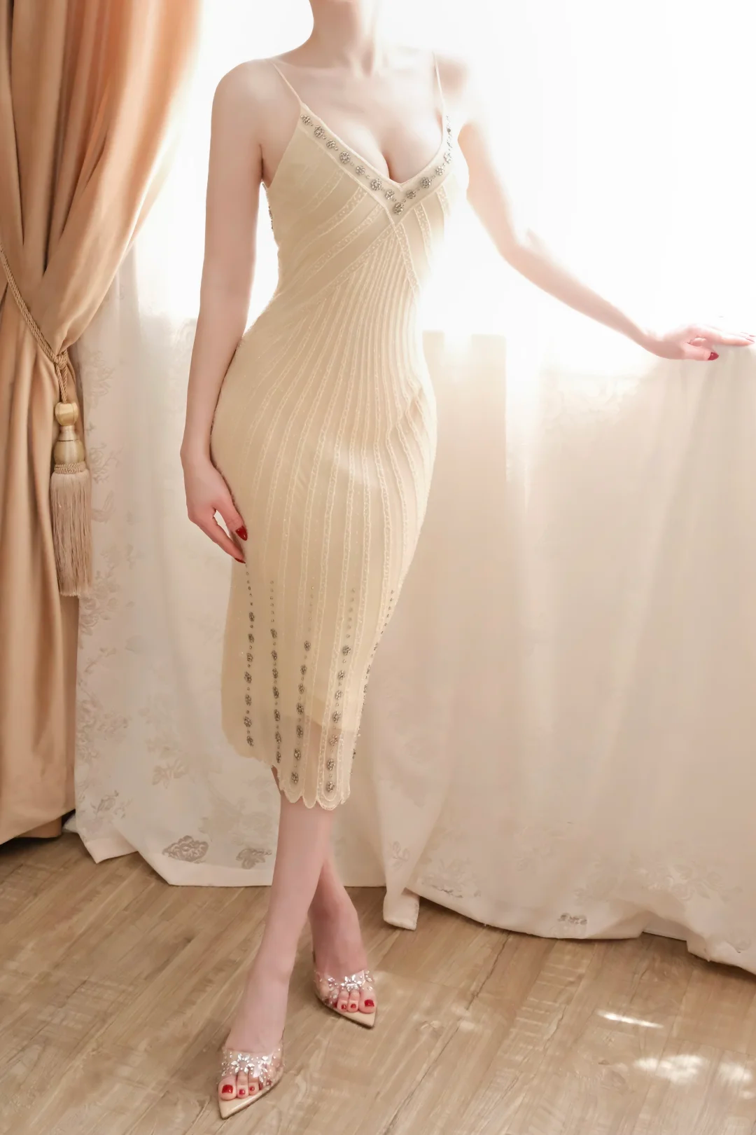 Women Cream Midi Bodycon Cocktail Dress Spaghetti Straps Deep V-Neck Hand Beaded Striped Lace Scalloped Hem Evening Gown gh9577