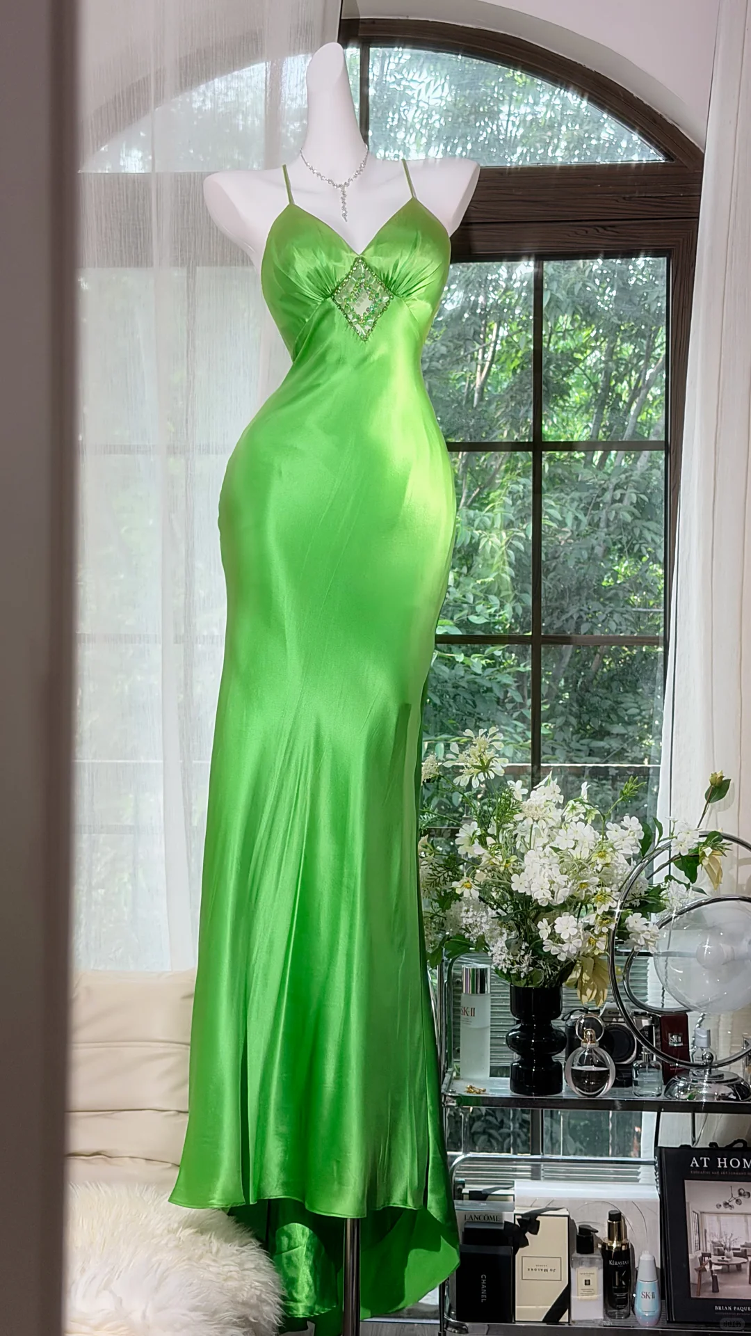 Bright Green Satin Spaghetti Strap V-Neck Mermaid Evening Dress, Rhinestone Detail Formal Prom Gown gh9506