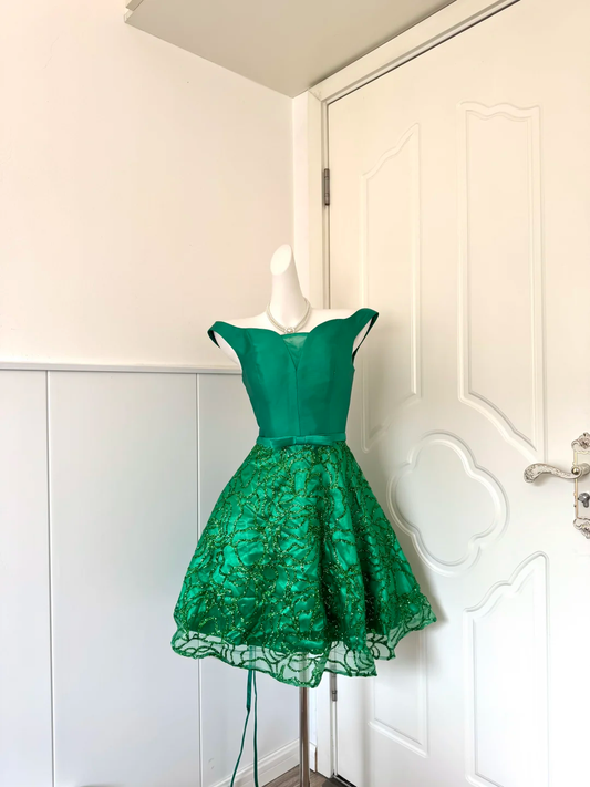 Women Emerald Green Homecoming Dress, Off‑Shoulder V‑Neck Satin Bodice With Bow Belt Glitter Thread Embroidery Mesh Flared A‑Line Mini Party Dress gh9194