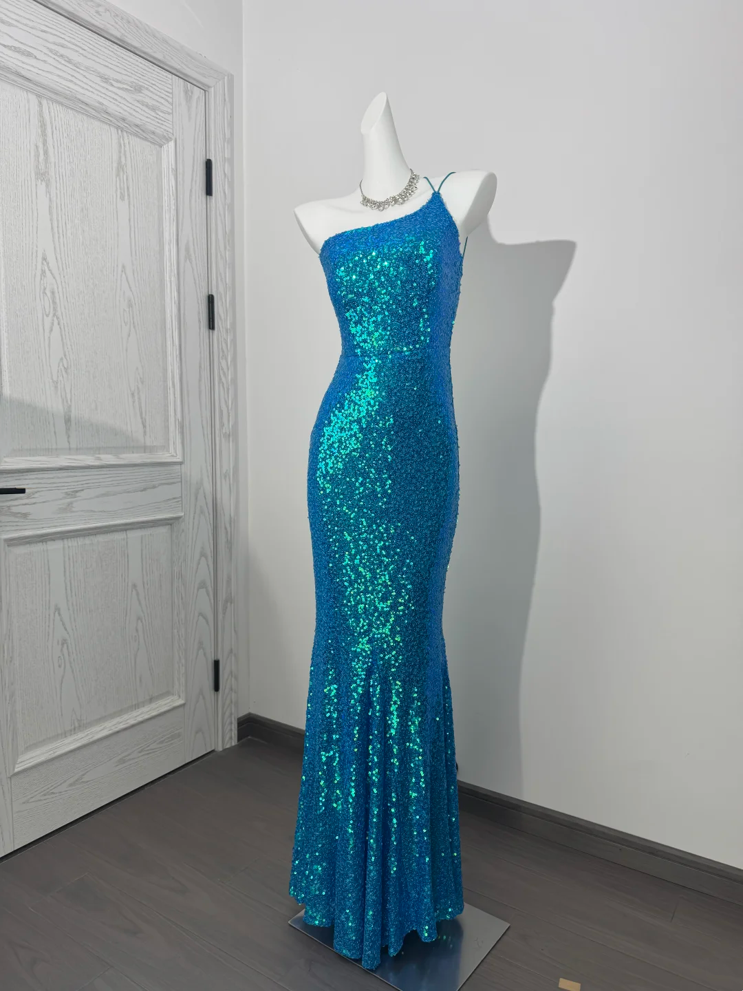 Lake Blue Sequin Spaghetti Strap Sexy Fitted Waist Bodycon Prom & Evening Dress gh7231