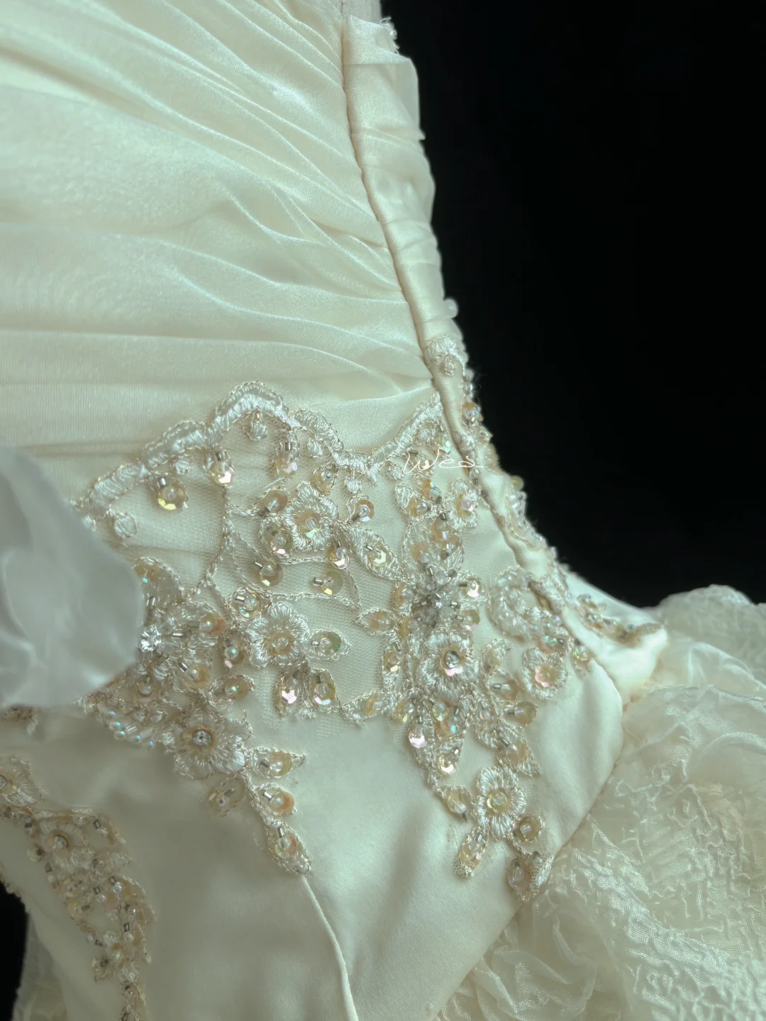 Off-white Strapless Elegant Romantic Gown, Cinched Waist, Voluminous Princess Skirt, Wedding Dress & Bridal Gown gh8176