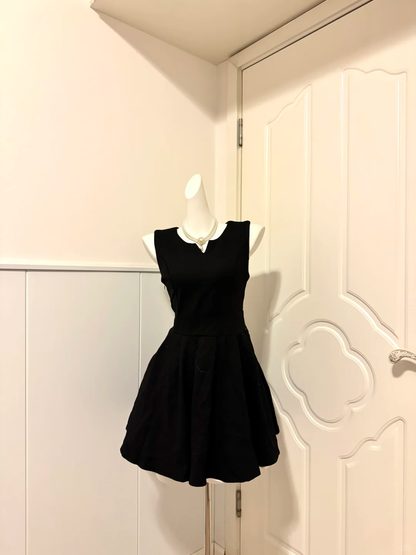 Black Simple Homecoming Dress Sleeveless Notch Neck A-Line Cocktail Party Gown gh9361