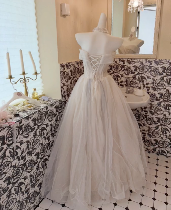 Light Gray Strapless Cinched Waist Voluminous Skirt Long Romantic Dress, Wedding Gown gh7826