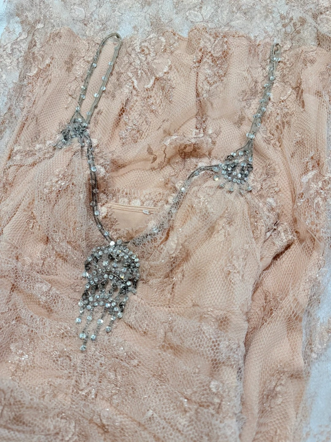girlhomeshops-Nude Pink Lace Spaghetti Straps Midi Dress with Pearling Detail gh6313