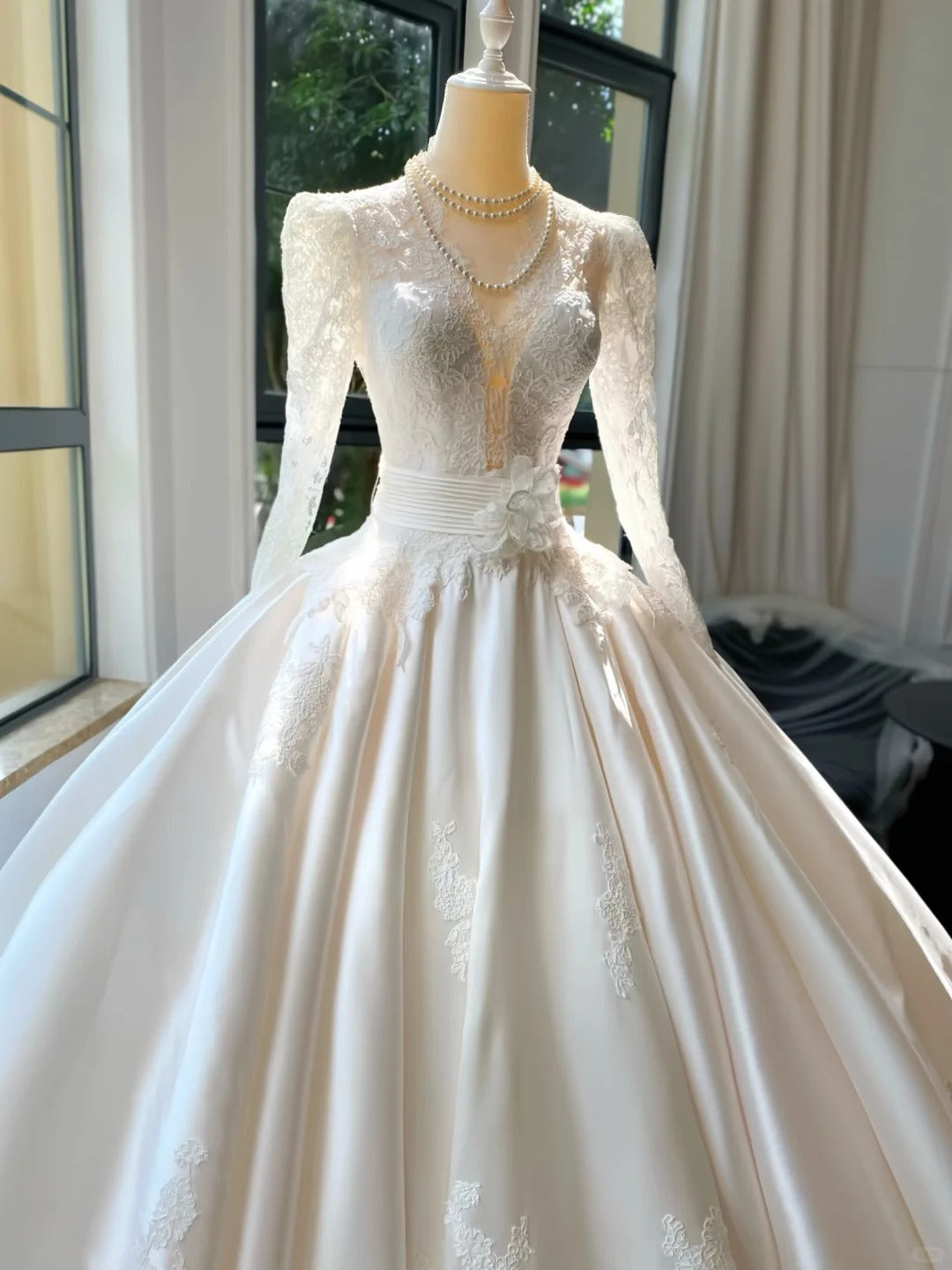 Girlhomeshops--💕Weißes, langärmliges, exquisites Spitzen-Brautkleid aus Tüll gh5444