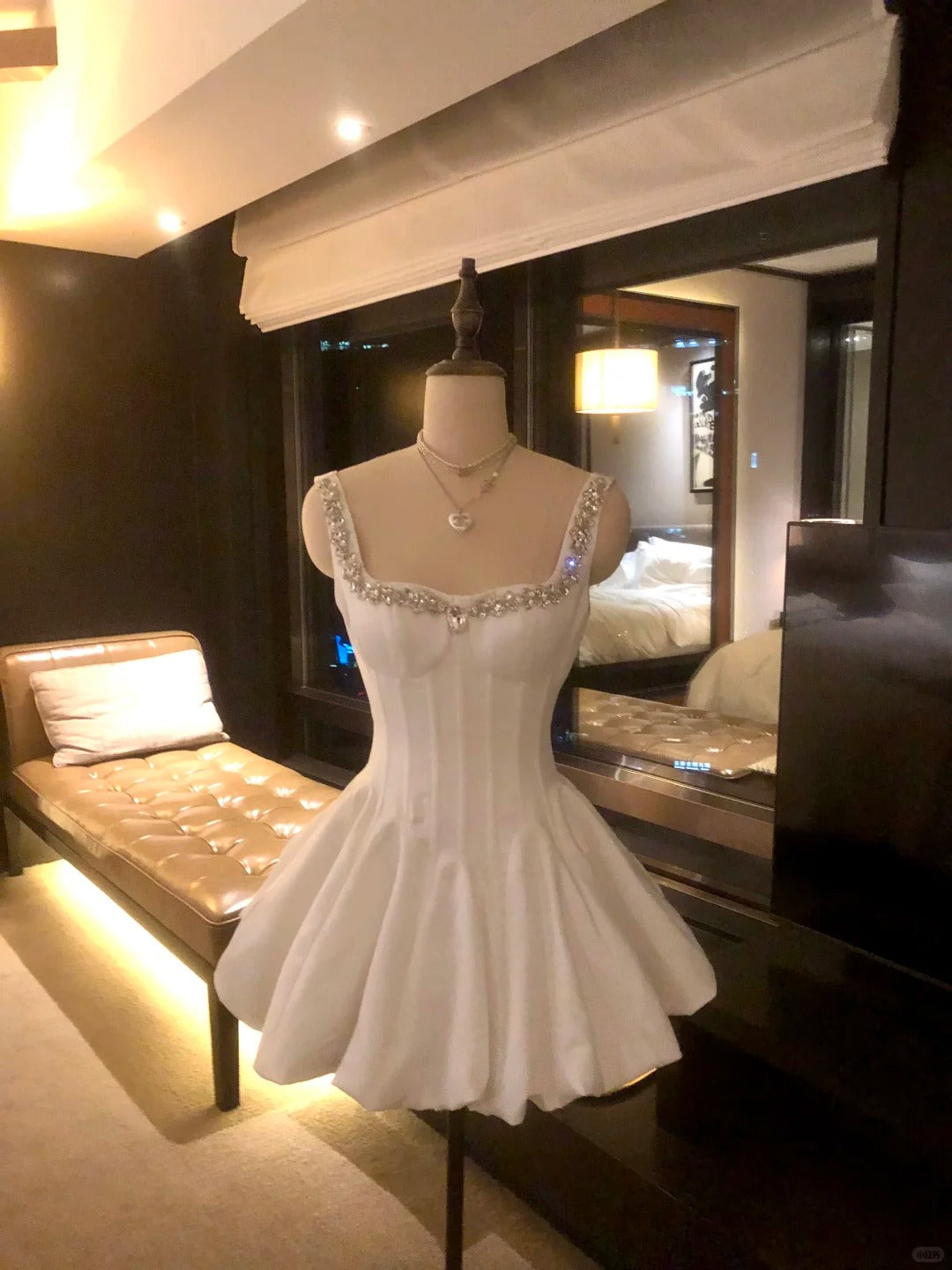 Girlhomeshops - Robe de princesse courte en satin blanc, robe de soirée d'anniversaire, robe de huitième année gh5295