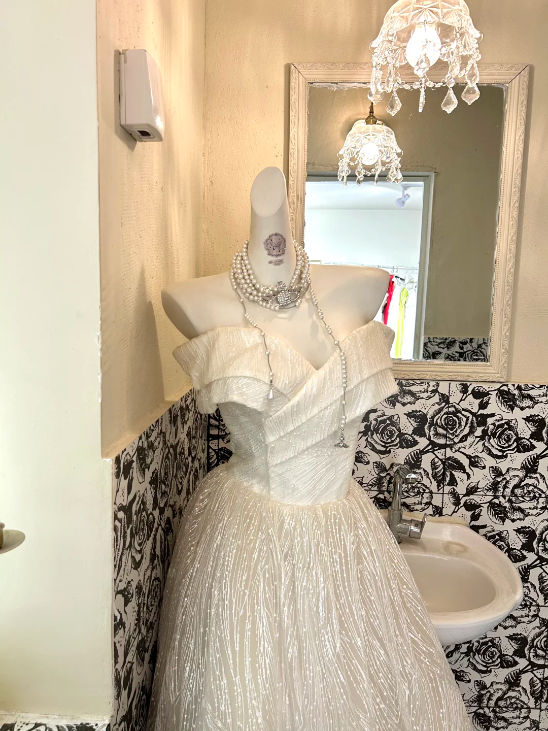 Ivory Stylish Off-the-Shoulder Waist-Cinched Full Flared Skirt Romantic Dress, Wedding Gown gh7616