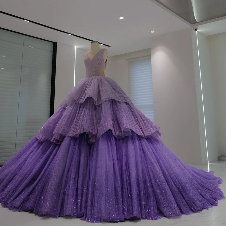 Lila, wunderschön glänzend, elegant, A-Linie, lang, gestuftes Tüll-Ballkleid mit Rüschen, formelles Kleid, Abendkleid, Promi-Kleid, gh3145