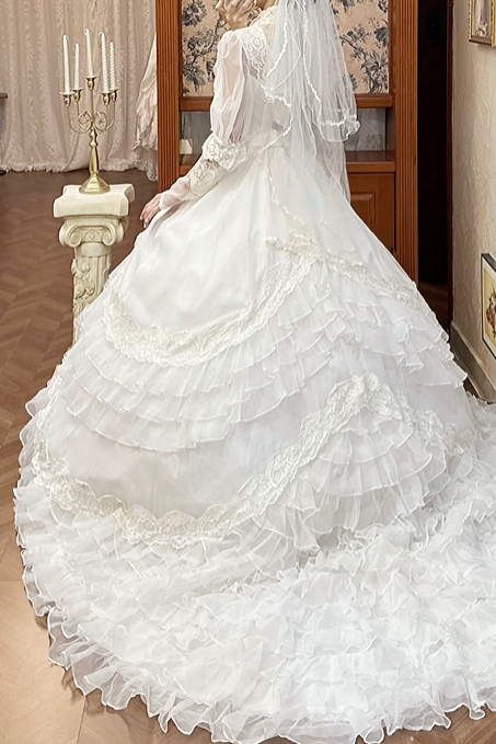Ivory Vintage Tulle Wedding Gown, V‑Neck Lace Trim Collar, Puff Long Sleeves With Lace Cuffs, Wide Lace Belt Fitted Waist, Lace Trim Panel Skirt, Multi‑Tier Ruffle Cake Long Train, Prom & Wedding Dress gh8672