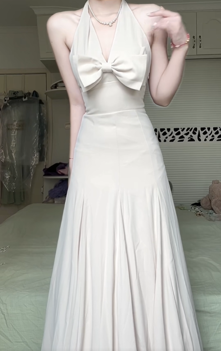 Off‑White Halter V‑Neck Evening Gown, Large Satin Bow Slim A‑Line Floor‑Length Bridesmaid Prom Dress gh9056