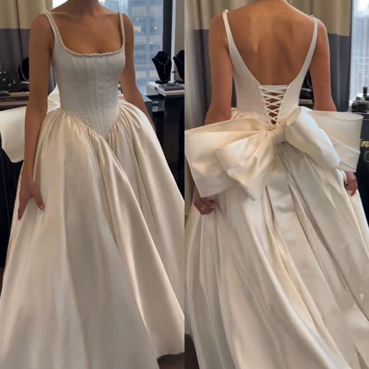 Robe de mariée en satin avec encolure carrée perlée et nœud dans le dos (gh6399)