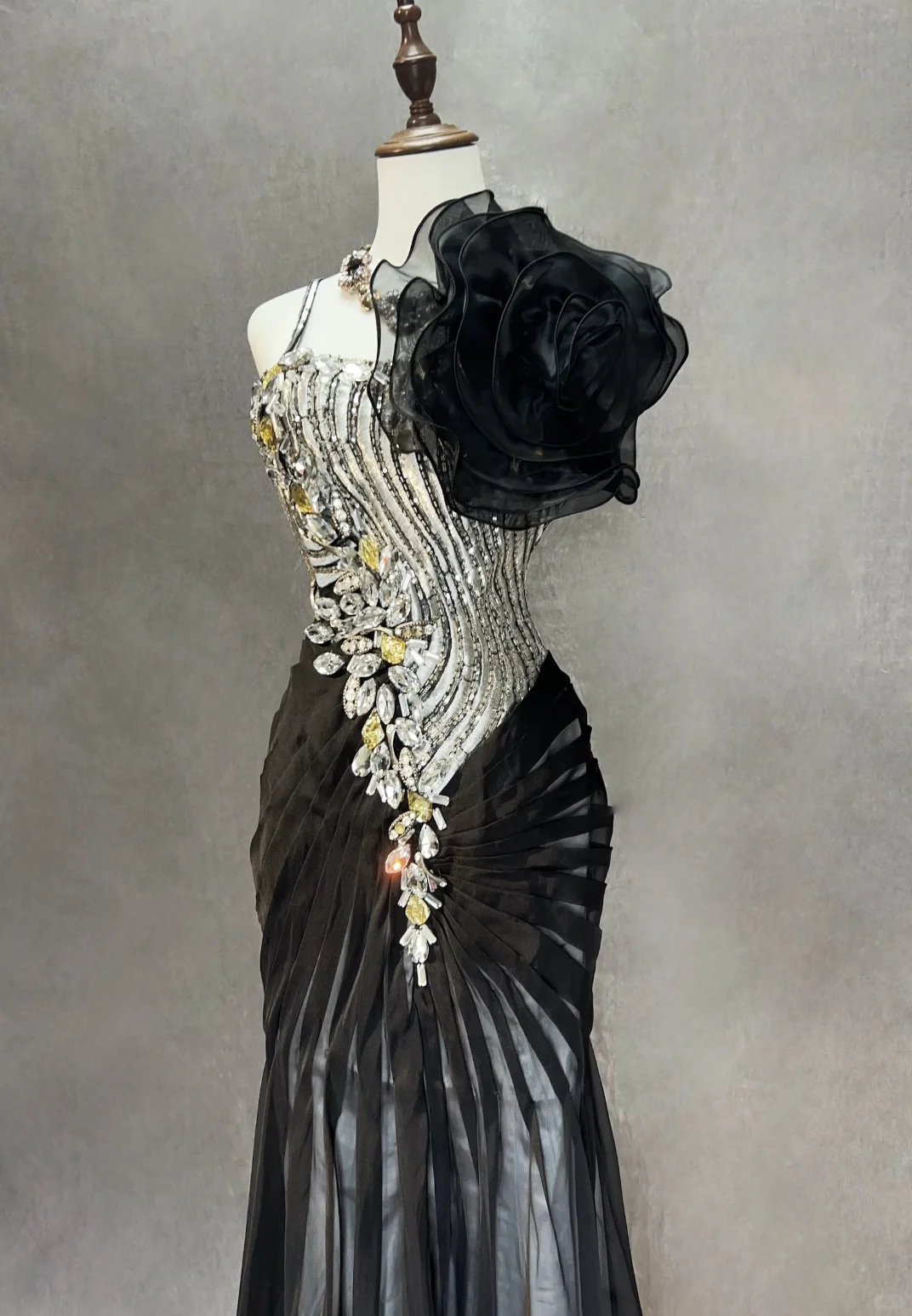 Square Neck Black Silver Mermaid Prom Dress Spaghetti Straps Rhinestone Beaded 3D Floral Formal Gown with Train gh9545