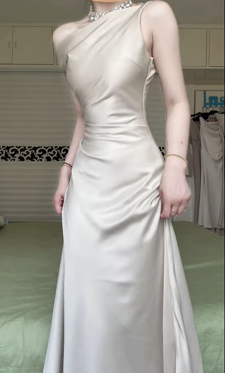 Off‑White Asymmetrical One‑Shoulder Satin Evening Gown, Twist Ruched Bodice A‑Line Formal Prom Dress gh9024