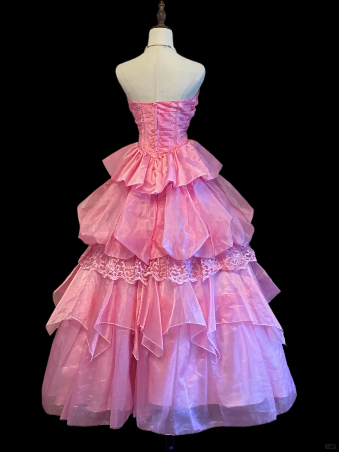 Pink Strapless Princess Ball Gown, Sweetheart Neck, Gold Stitching Beaded Corset Bodice, Multi‑Layer Ruffled Skirt With Lace Trim, Formal Prom Party Dress gh8911