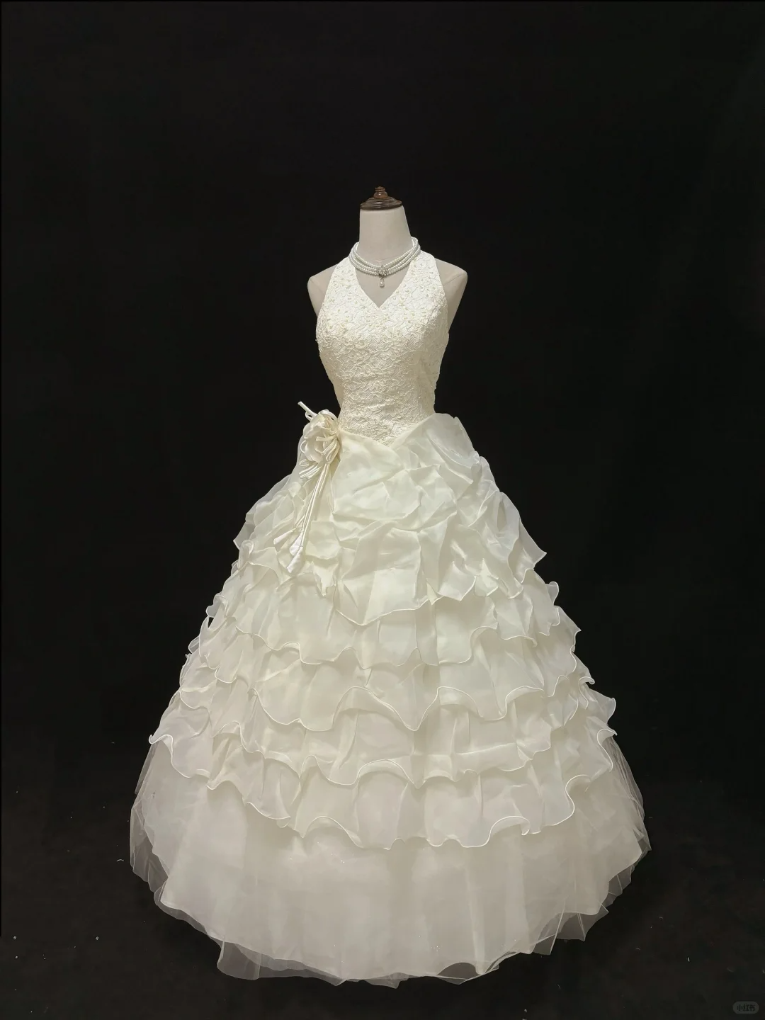 Off-white Halter Romantic Gown, Cinched Waist, Voluminous Tiered Cake Skirt, Wedding Dress & Bridal Gown gh8176