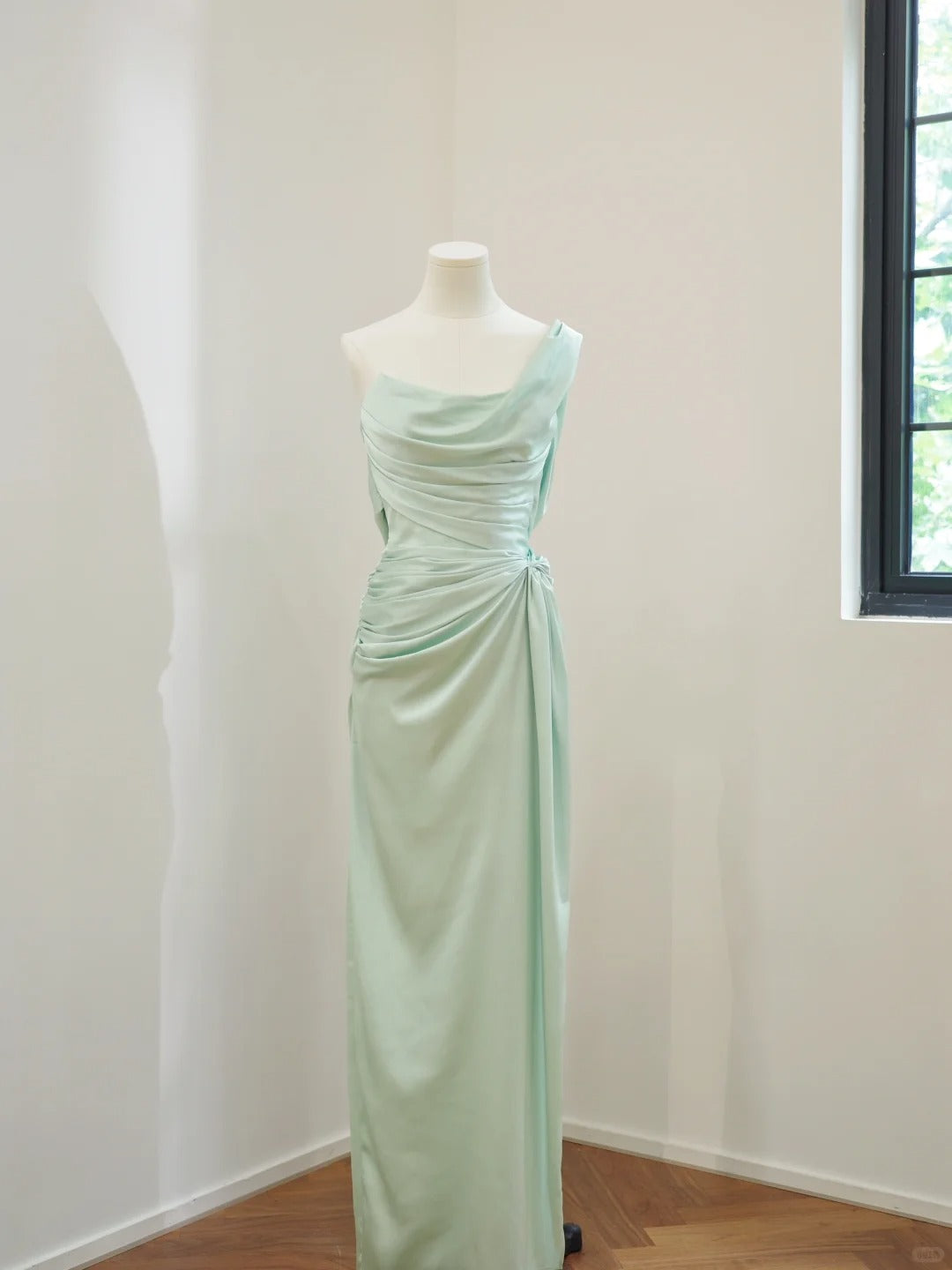 Girlhomeshops - Robe de soirée longue en satin vert menthe, simple et tendance, asymétrique, épaules dénudées, robe de bal, robe de soirée, robe de demoiselle d'honneur, gh5058