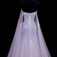 Robe de soirée féérique de luxe, style onirique, en tulle violet clair, sans bretelles et avec traîne - Thème Starlight, pour dîner ou bal gh6562