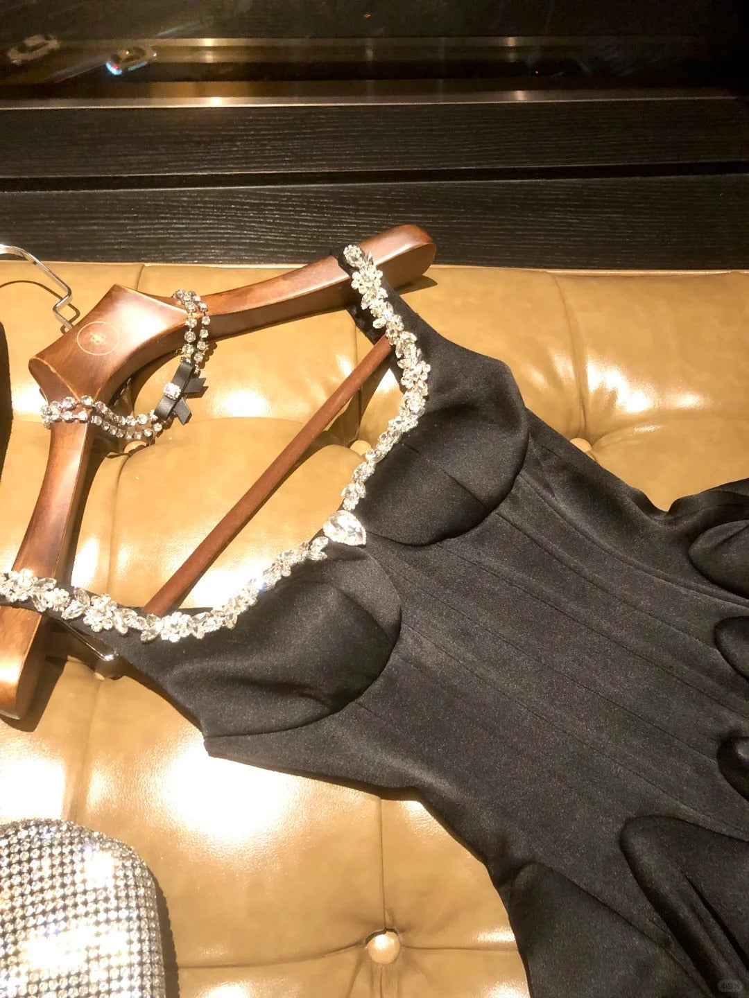 Girlhomeshops-Schwarzes kurzes Satin-Prinzessinnen-Heimkehrkleid, Geburtstagspartykleid, Kleid für die achte Klasse, gh5298