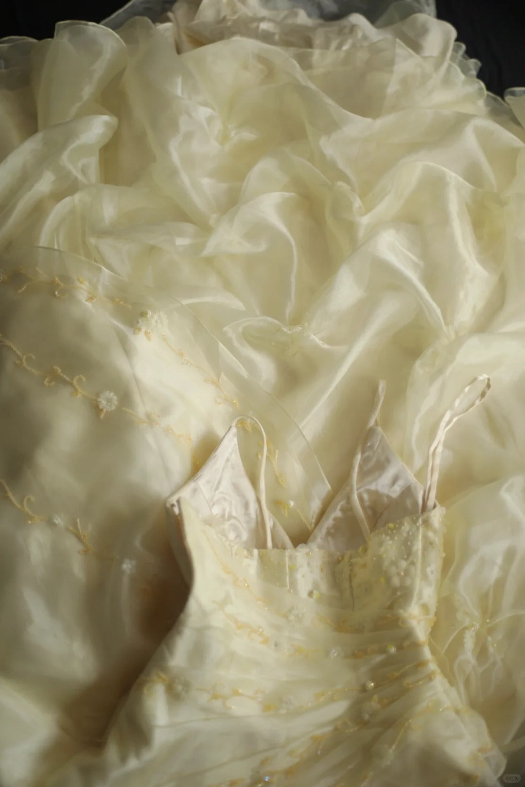 Girlhomeshops-Yellow Retro Halter Neck Heavy Puff Princess Wedding Dress gh5425