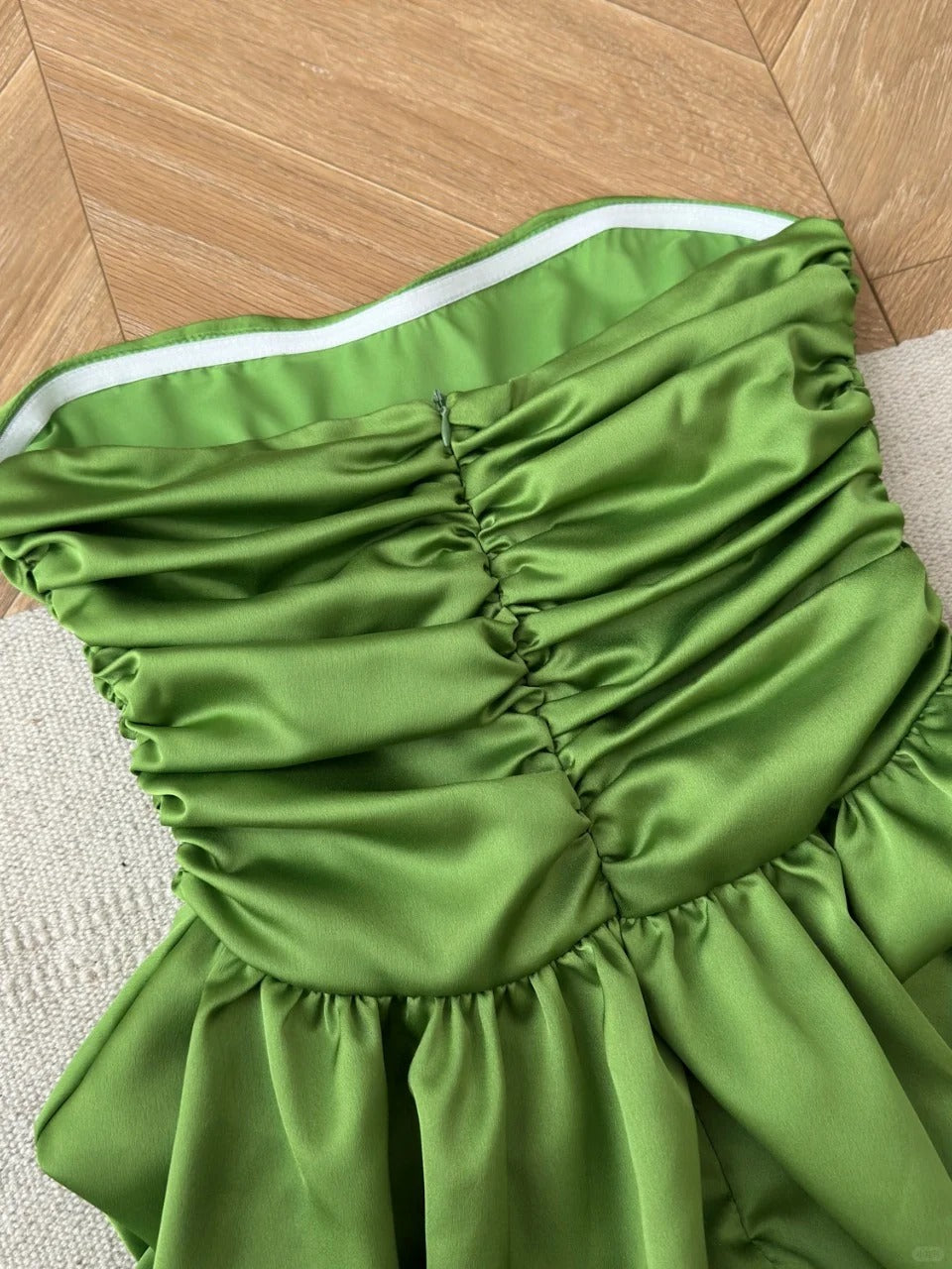 Robe de soirée courte en satin vert, jolie robe tube, robe de fête d'anniversaire, petite robe de vacances gh3944