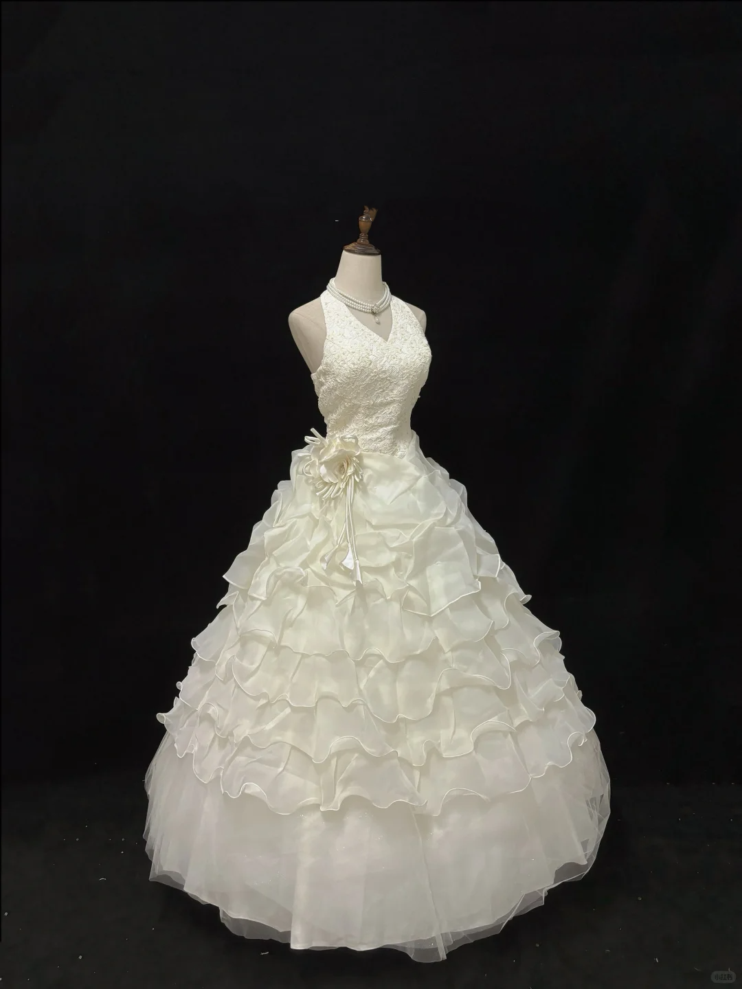 Off-white Halter Romantic Gown, Cinched Waist, Voluminous Tiered Cake Skirt, Wedding Dress & Bridal Gown gh8176
